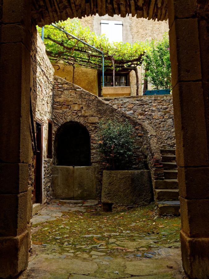La Maison Du Voyageur Les Ilhes エクステリア 写真